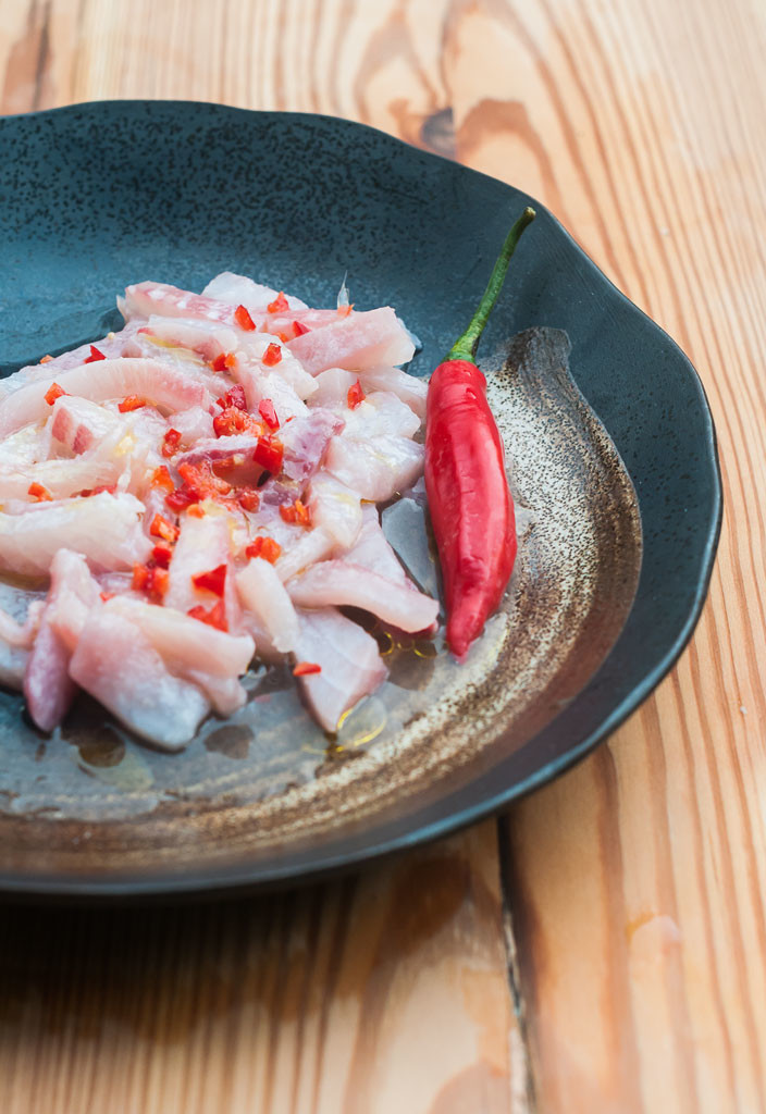 Receita peruana de peixe branco e pimenta Tiradito | Cozinha do João