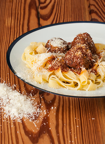 Almondegas com Pappardelle e Queijo Parmesão | Cozinha do João