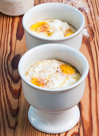 Receita fácil: Ovo de caneca queijo brie e cogumelos | Cozinha do João