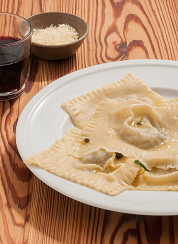 Ravioli de alcachofra e queijo brie com manteiga de sálvia e pimenta verde | Cozinha do João