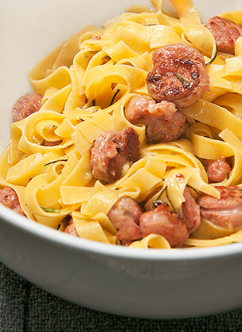 Receita de Tagliatelle à carbonara de linguiça | Cozinha do João