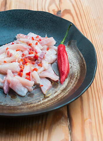 Receita peruana de peixe branco e pimenta Tiradito | Cozinha do João