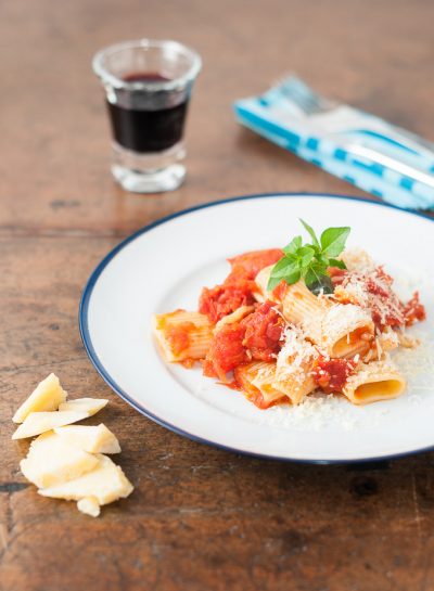 Receita de Rigatoni com molho de tomates assados | Cozinha do João