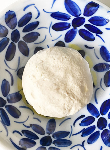 Receita de massa de pizza caseira da Rossopomodoro, a pizzaria do Eataly | Cozinha do João