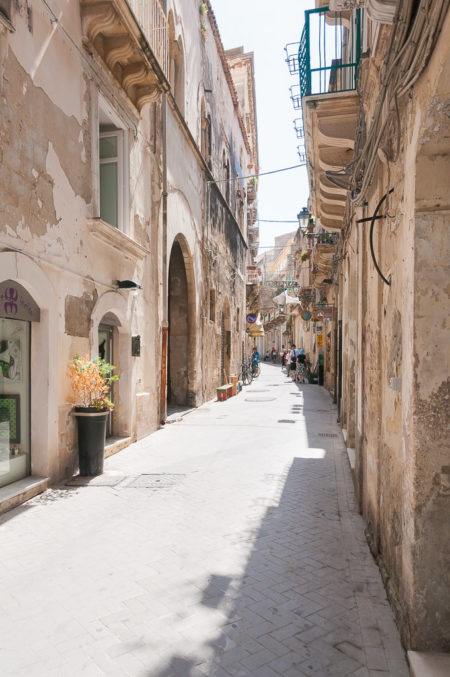 Rua de Siracusa, na Sicília, Itália | Cozinha do João