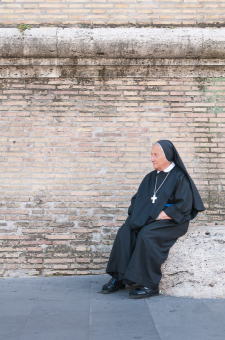 Freira no Vaticano, em Roma, Itália | Cozinha do João
