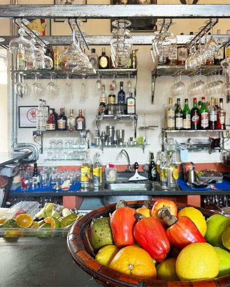 O bar é lindo, não? O bar é lindo, não?